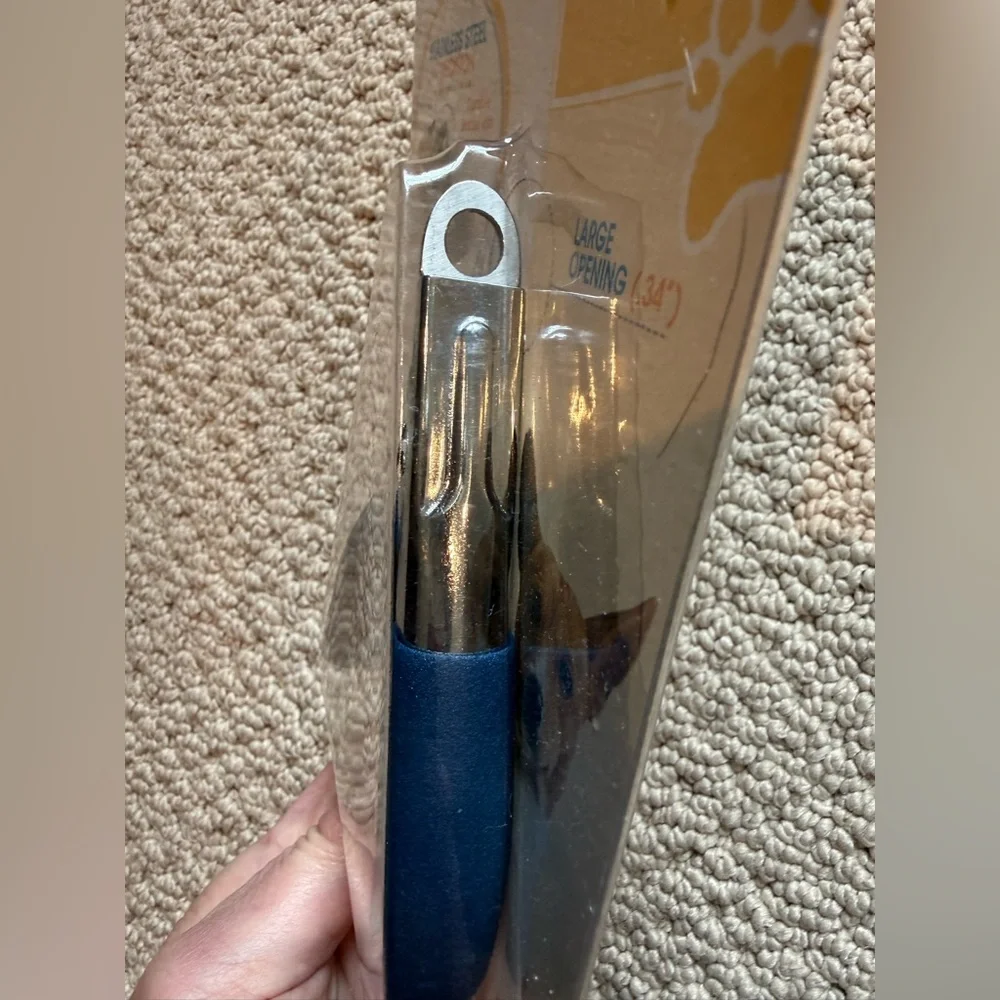 aquapaw Blue Pet Bathing Tool & Magic Coat Blue Nail Trimmer Duo